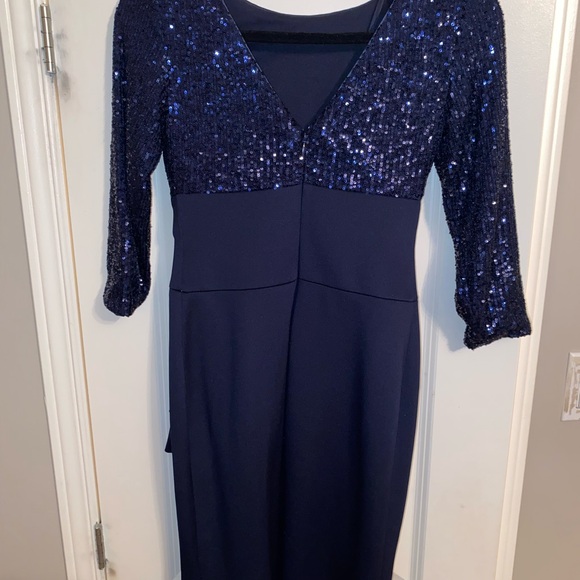 Elegant Navy Sequin Evening Gown - Picture 3 of 4
